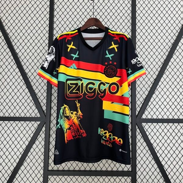 93d52748 Camiseta Edición Especial Ajax x Bob Marley 23/24